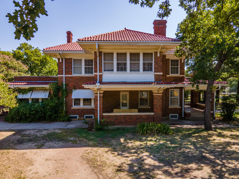 1083 W Frey St, Stephenville, TX à vendre - Photo principale - Image 1 de 1