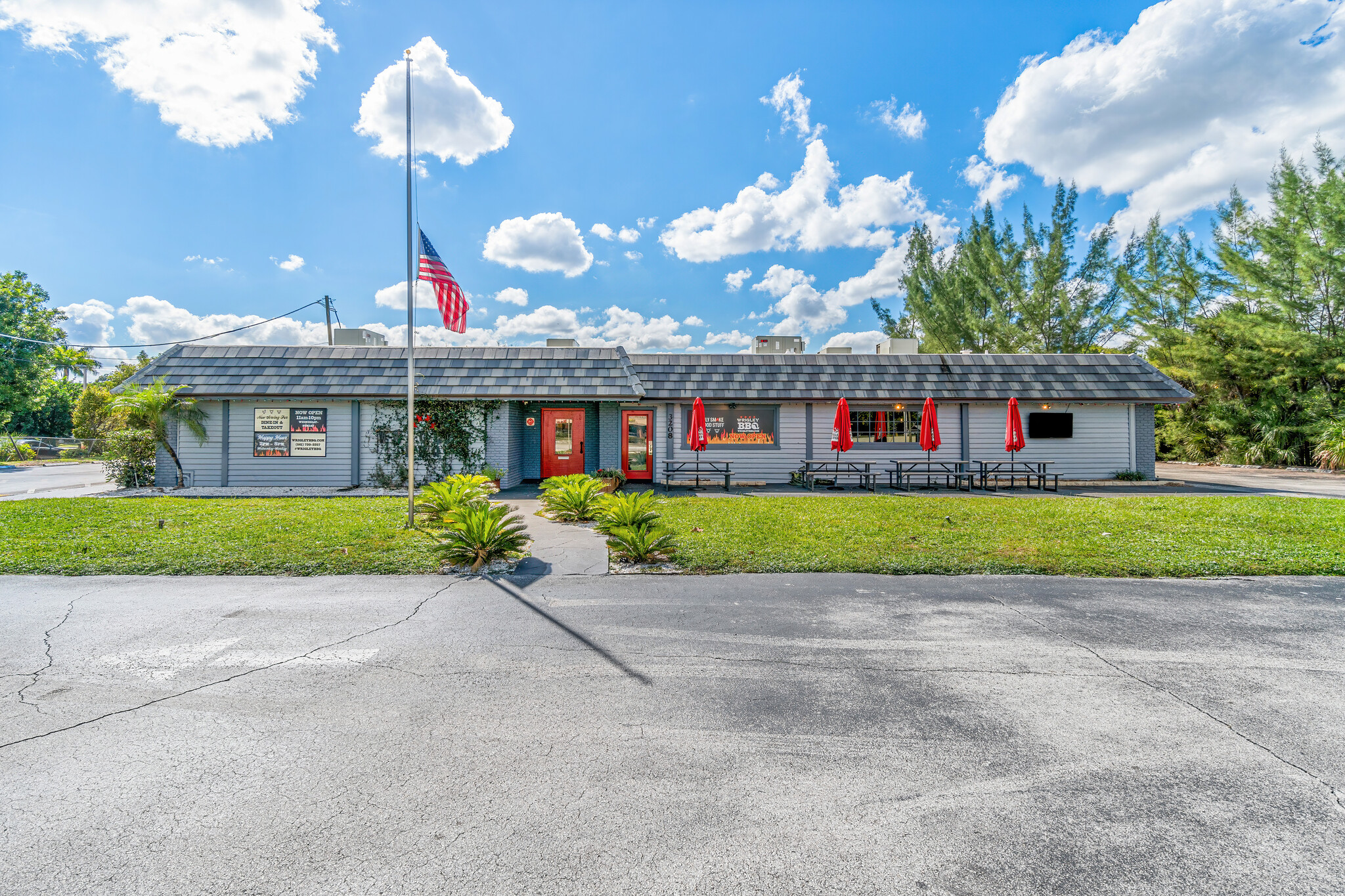 3208 Forest Hill Blvd, Palm Springs, FL for sale Building Photo- Image 1 of 42