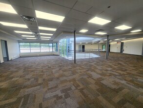 17 Auriga Dr, Ottawa, ON for lease Building Photo- Image 2 of 7