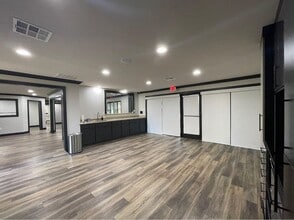 408 Wilson Rd, Conroe, TX for lease Interior Photo- Image 2 of 16