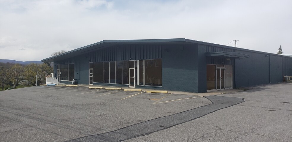 311 E Pleasant Valley Blvd, Altoona, PA for lease - Building Photo - Image 2 of 2