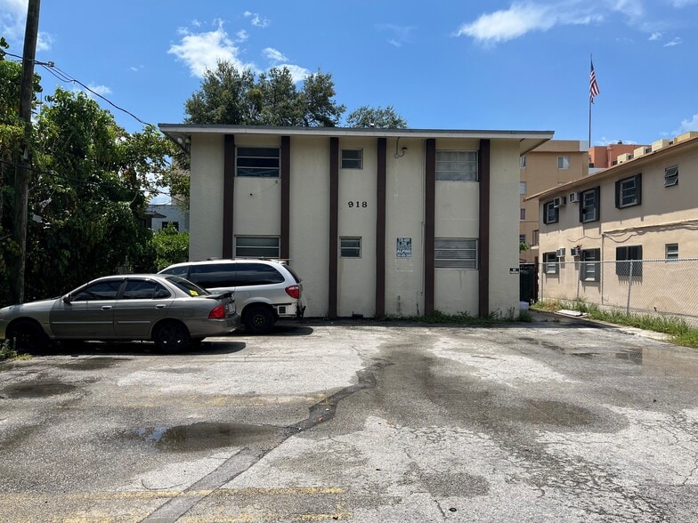918 NW 5th St, Miami, FL for sale - Building Photo - Image 2 of 5