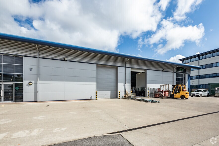 Goodlass Rd, Liverpool à louer - Photo du bâtiment - Image 2 de 2