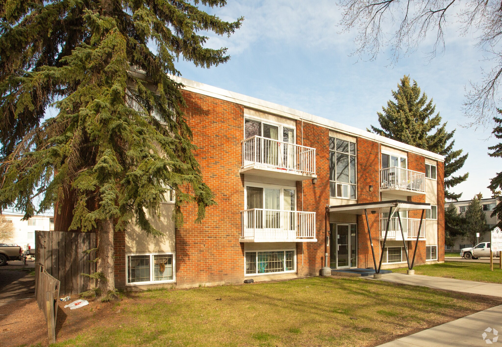 10960 83rd St NW, Edmonton, AB à vendre Photo principale- Image 1 de 1