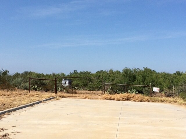Cuatro Vientos Rd, Laredo, TX à vendre - Photo du bâtiment - Image 2 de 5