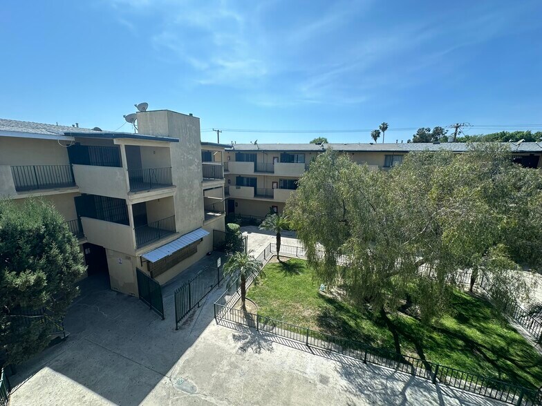 3130 Euclid Ave, Lynwood, CA à vendre - Photo du bâtiment - Image 3 de 8