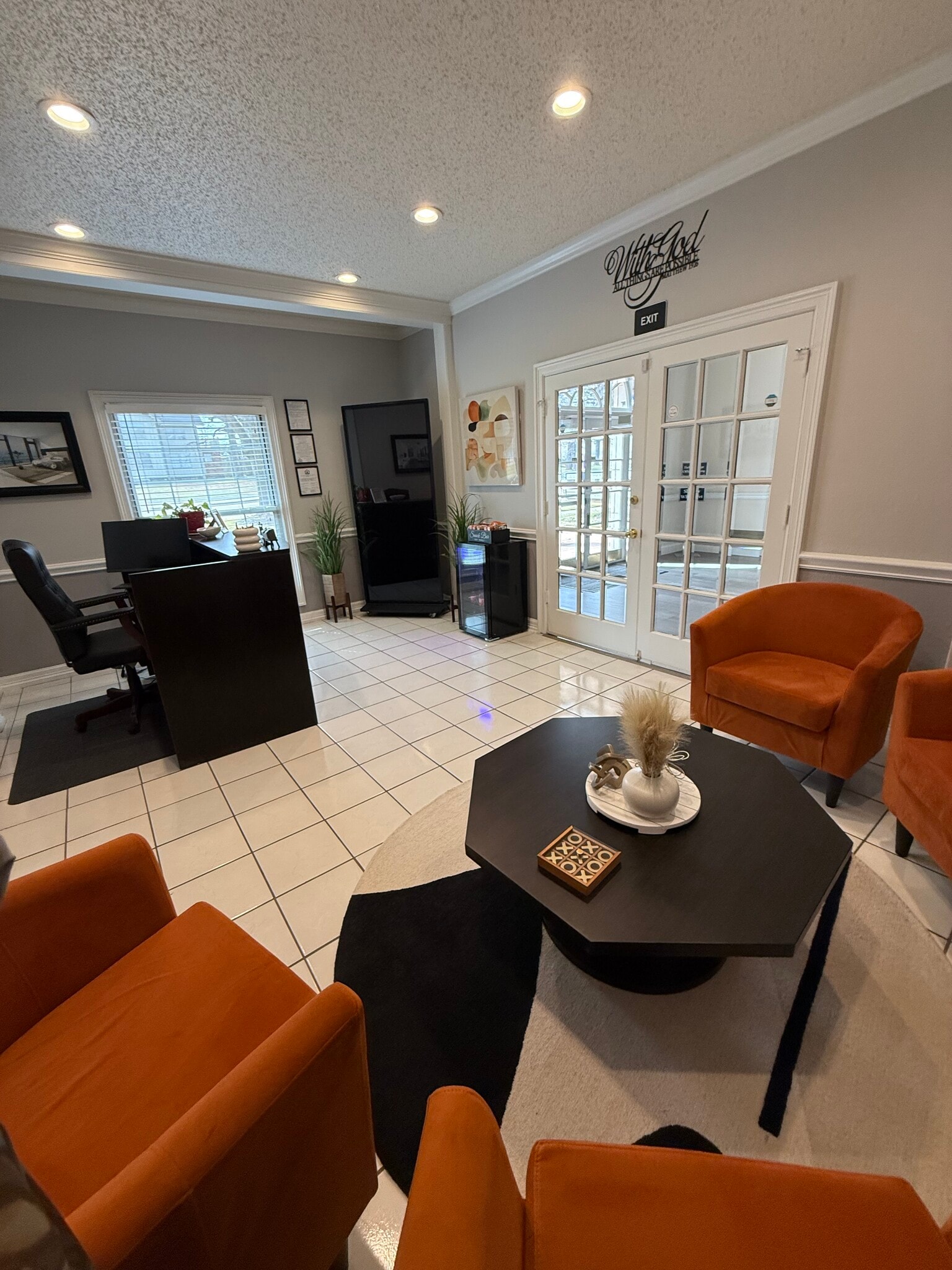 1615 W Abram St, Arlington, TX for lease Interior Photo- Image 1 of 13