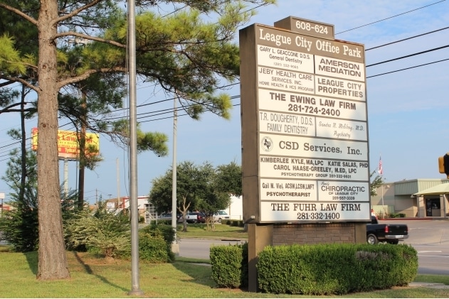 624 W Main St, League City, TX à vendre - Photo du bâtiment - Image 2 de 3