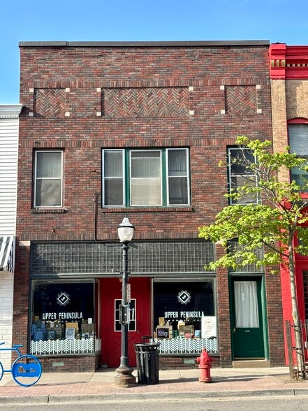 221 W Washington St, Marquette, MI for sale - Building Photo - Image 2 of 33