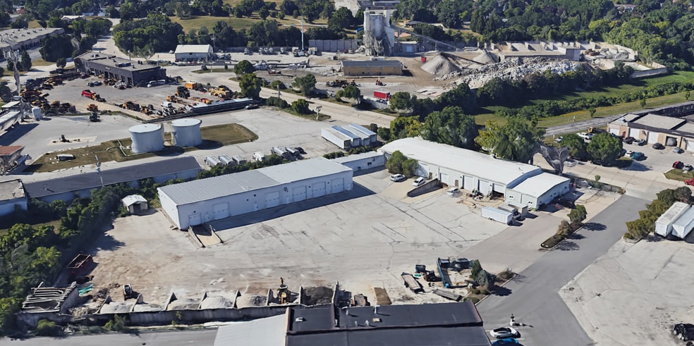 436 S Curtis Rd, West Allis, WI for lease - Primary Photo - Image 1 of 2