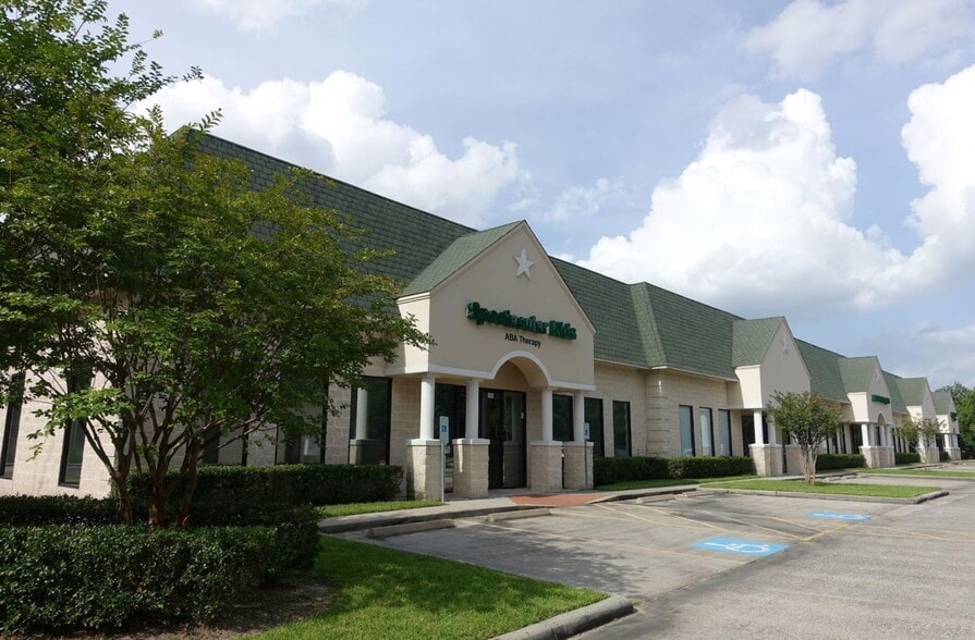 605-611 Rockmead Dr, Kingwood, TX for lease - Building Photo - Image 2 of 2