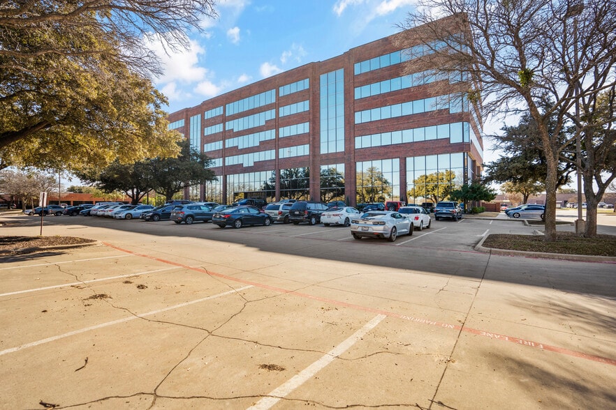 1130 E Arapaho Rd, Richardson, TX for lease - Building Photo - Image 1 of 19