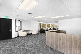 127 Bellevue Way SE, Bellevue, WA à louer Photo intérieure- Image 2 de 7