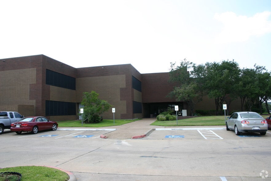 7607 Eastmark Dr, College Station, TX for lease - Building Photo - Image 3 of 11