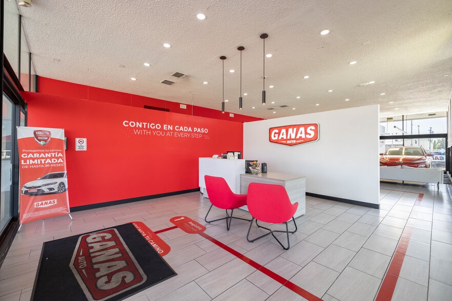 Auto Dealership Owner User/Redevelopment portefeuille de 3 propriétés à vendre sur LoopNet.ca - Photo du bâtiment - Image 3 de 113