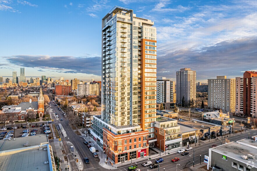 10141 124th St NW, Edmonton, AB à louer - Photo du bâtiment - Image 3 de 7