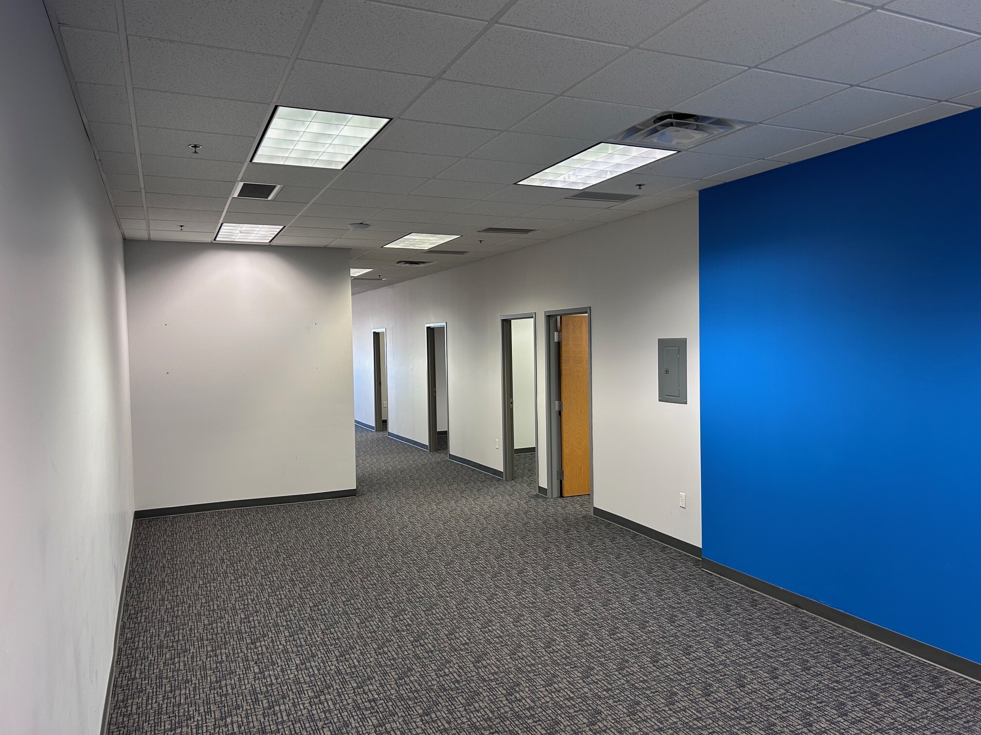 306 W Michigan St, Duluth, MN for lease Interior Photo- Image 1 of 11