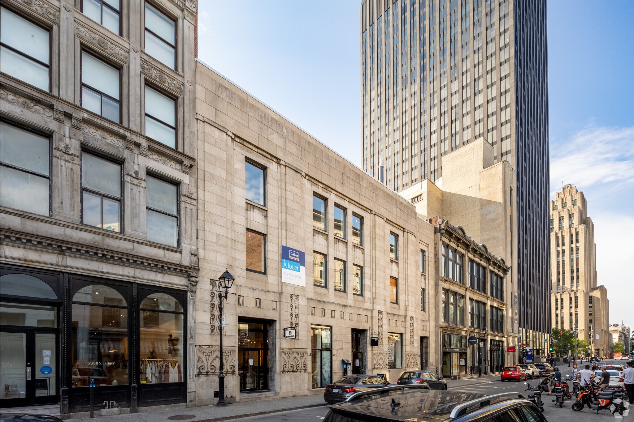 221-229 Rue Notre-Dame O, Montréal, QC for lease Primary Photo- Image 1 of 4