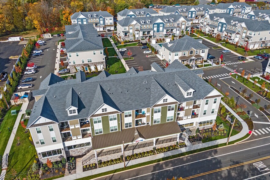 1 Housel Cir, Hillsborough, NJ à louer - Photo du bâtiment - Image 3 de 33