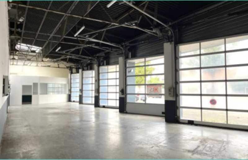 Flex in Vénissieux for lease - Interior Photo - Image 3 of 7