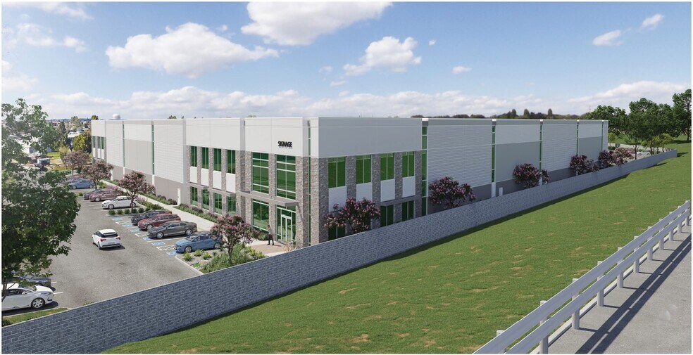 17600 Crusader Ave, Cerritos, CA à vendre - Photo du bâtiment - Image 1 de 3