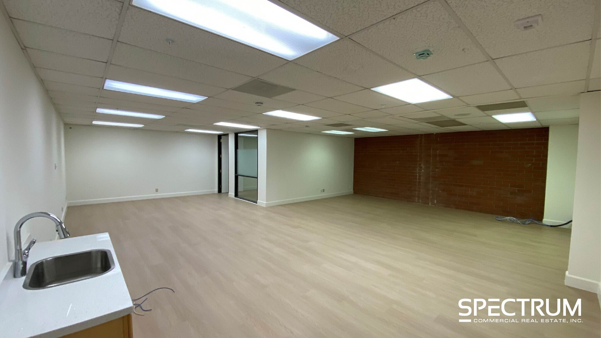 14511 Franklin Ave, Tustin, CA à louer Photo intérieure- Image 1 de 2