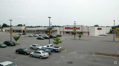 830-834 Halstead Blvd, Elizabeth City, NC for lease Building Photo- Image 1 of 3