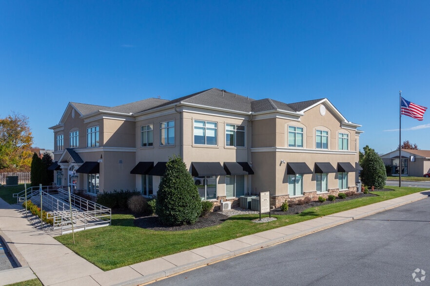 1198 S Governors Ave, Dover, DE à louer - Photo du bâtiment - Image 2 de 16