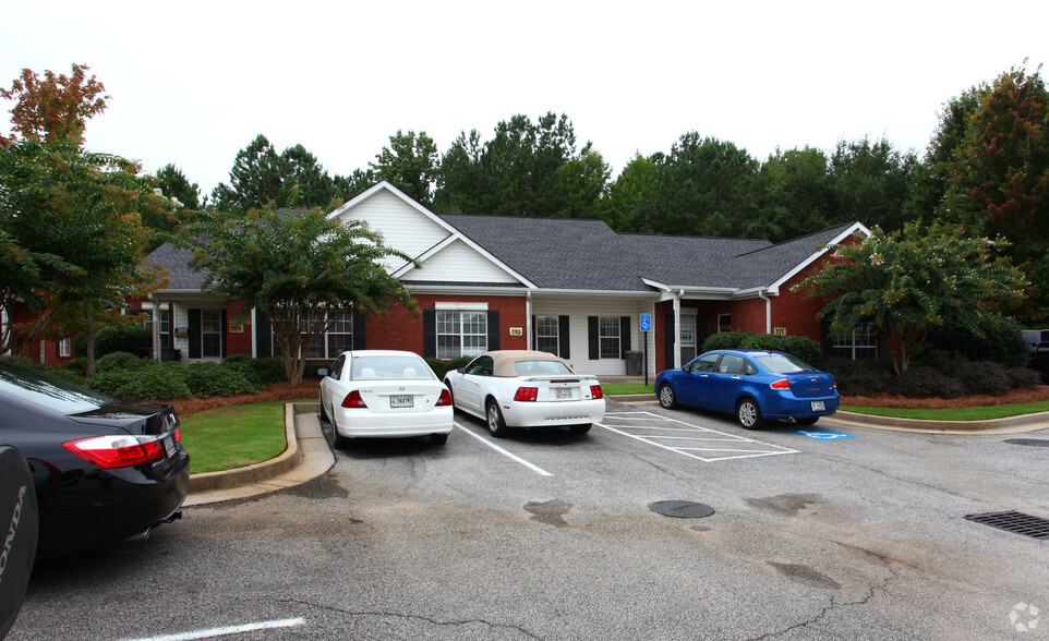 505 Corporate Center Dr, Stockbridge, GA for lease - Primary Photo - Image 1 of 10