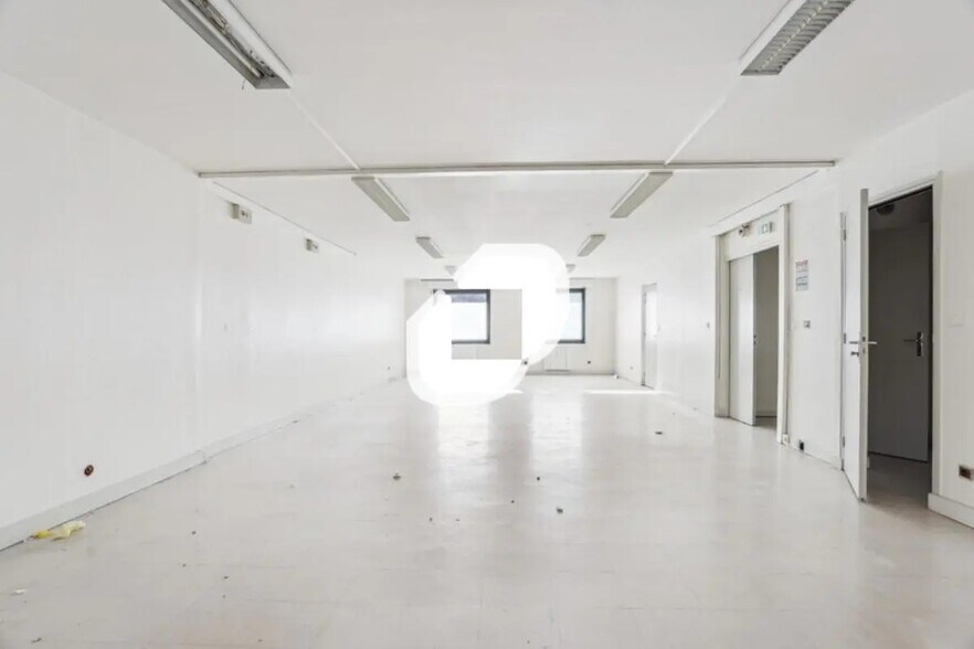 Office in Lognes for lease - Interior Photo - Image 3 of 6
