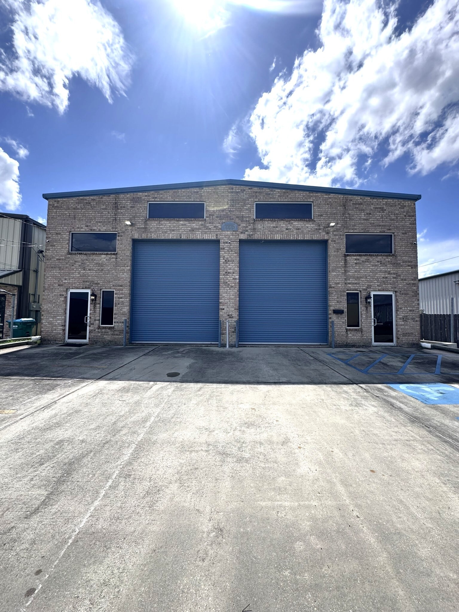 2225 Kingston St, Kenner, LA for lease Interior Photo- Image 1 of 9