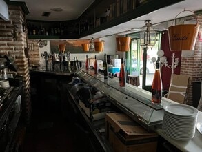 Retail in Madrid, Madrid for lease Interior Photo- Image 2 of 4