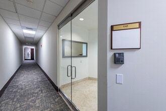 121 Alhambra Plz, Coral Gables, FL for lease Interior Photo- Image 2 of 15