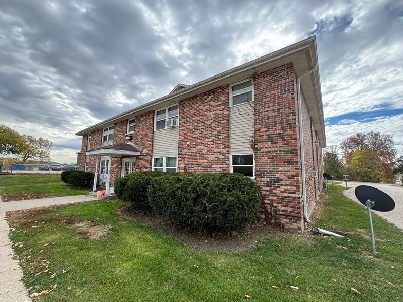 96-Unit LaSalle County Portfolio portfolio of 12 properties for sale on LoopNet.ca - Building Photo - Image 3 of 17