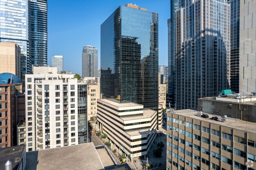 777 Bay St, Toronto, ON for sale - Building Photo - Image 1 of 1
