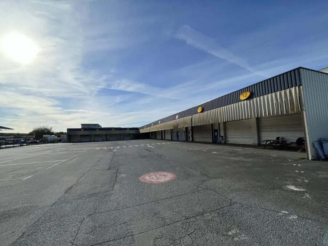 Flex in Rennes for lease Building Photo- Image 1 of 4