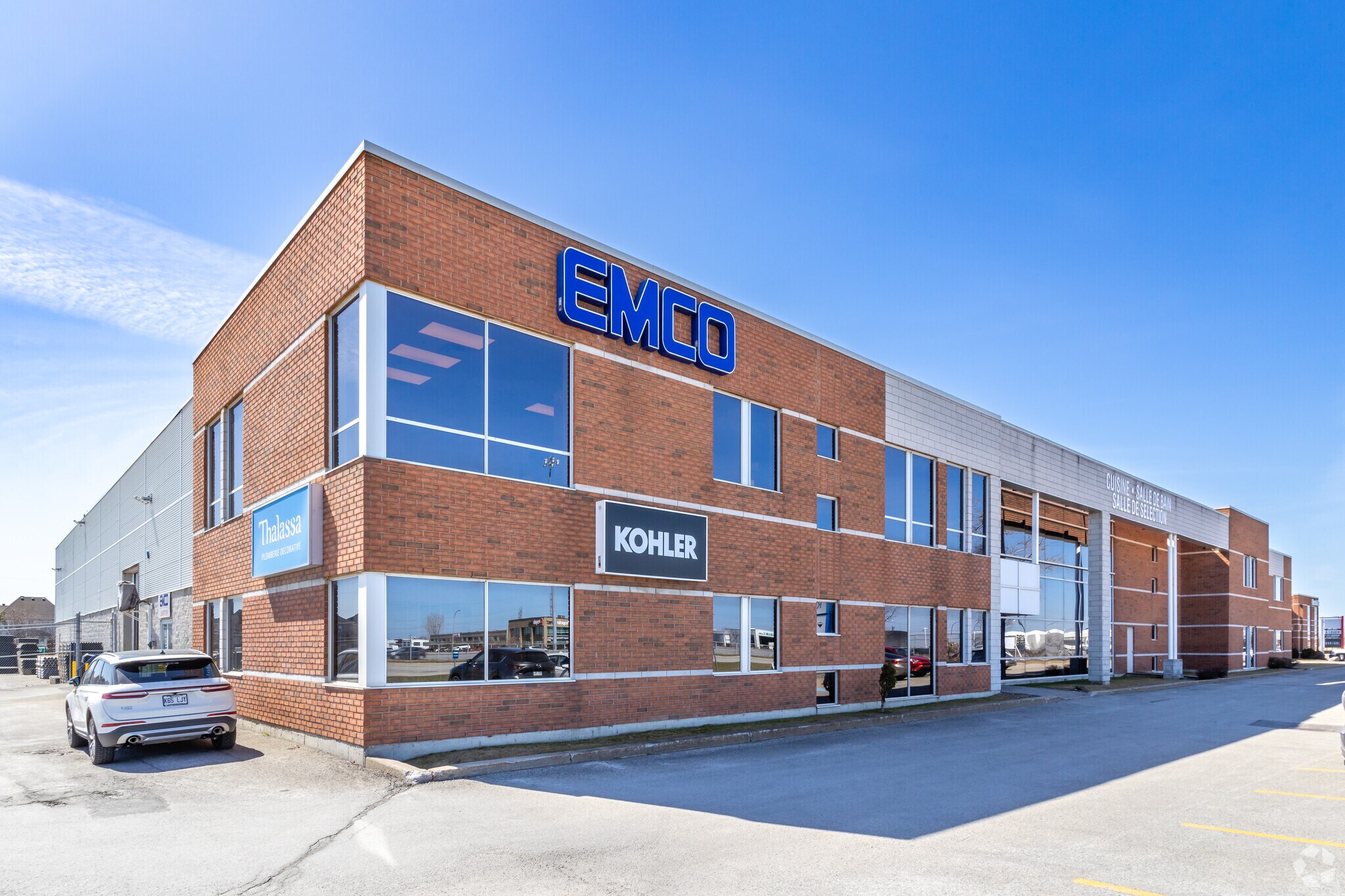 3700-3720 Des Laurentides (A-15) Desste O, Laval, QC for lease Primary Photo- Image 1 of 9
