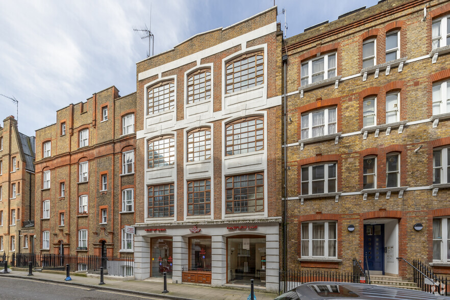 32-33 Gosfield St, London for lease - Primary Photo - Image 1 of 16