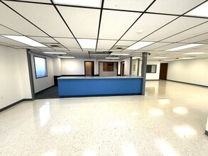 3100 Lento Blvd, Bethel Park, PA for lease Interior Photo- Image 2 of 33