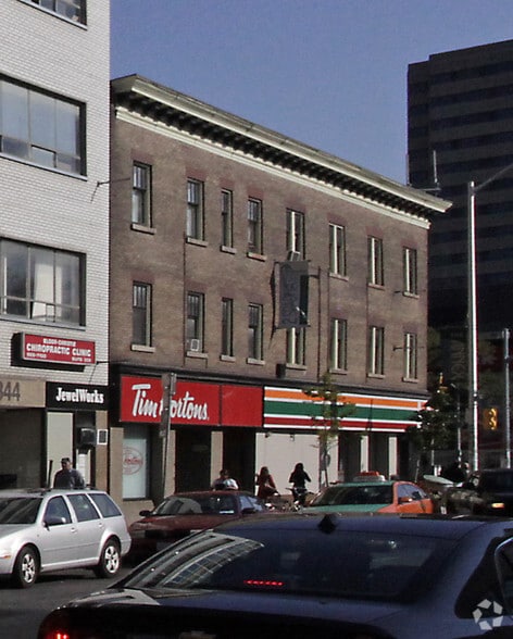 2 Spadina Rd, Toronto, ON à louer - Photo du bâtiment - Image 2 de 2