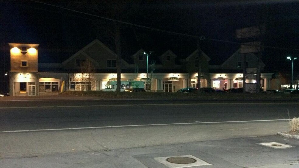 979-987 Route 22, Brewster Village, NY à louer - Photo du bâtiment - Image 2 de 2