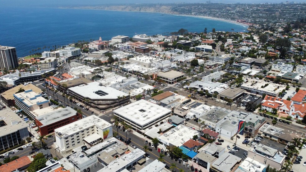 7739-7743 Fay Ave, La Jolla, CA for lease - Building Photo - Image 2 of 6