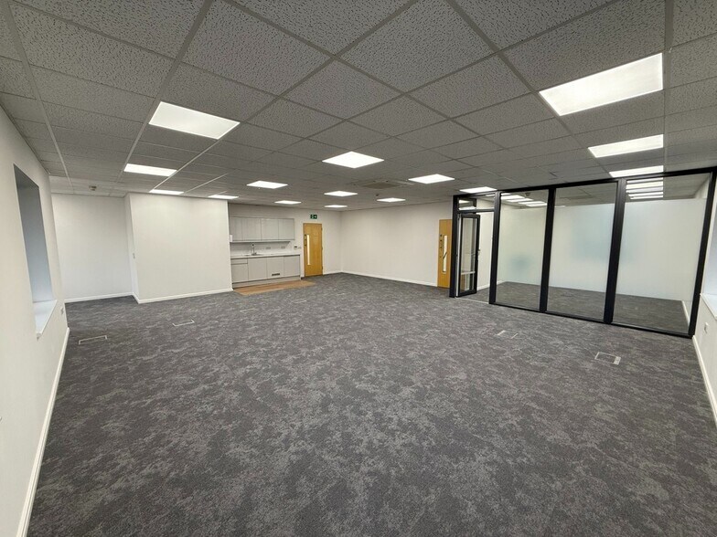 Sandys Rd, Malvern for lease - Interior Photo - Image 3 of 8