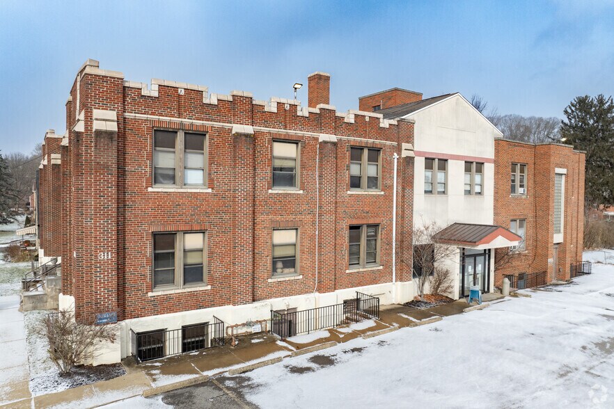 311 Station St, Bridgeville, PA à vendre - Photo du bâtiment - Image 1 de 8
