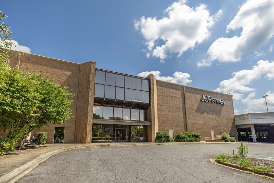 7 S Tunnel Rd, Asheville, NC for sale - Building Photo - Image 1 of 59