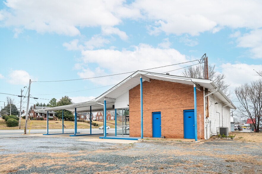 4927 S Amherst Hwy, Madison Heights, VA à vendre - Photo du bâtiment - Image 3 de 34