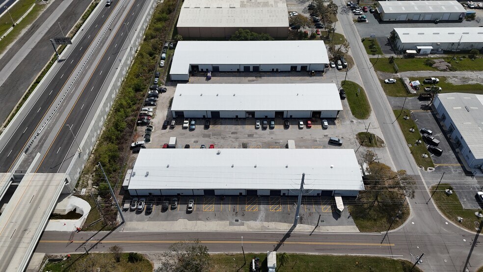 12555 N 44th St, Clearwater, FL à louer - Photo du bâtiment - Image 2 de 5