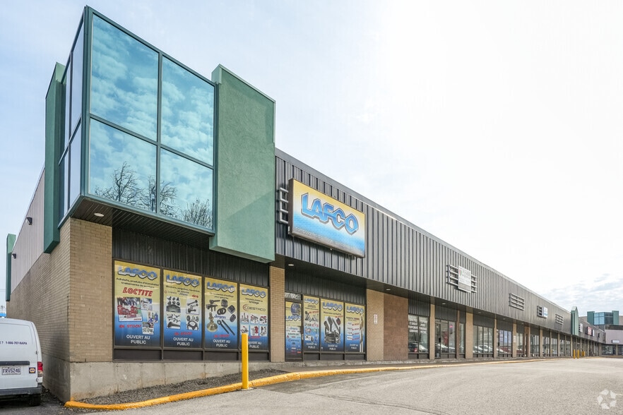 1990 Rue Cyrille-Duquet, Québec, QC à louer - Photo du bâtiment - Image 2 de 2