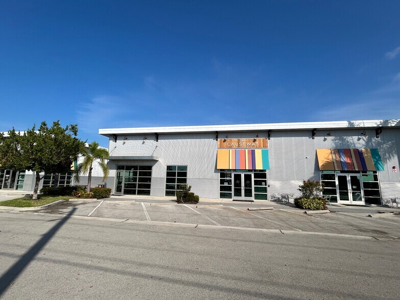 28280 Old 41 Rd, Bonita Springs, FL à louer - Photo du bâtiment - Image 3 de 8