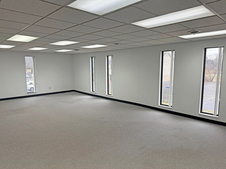 36358-36380 Garfield Rd, Clinton Township, MI for lease - Interior Photo - Image 3 of 10